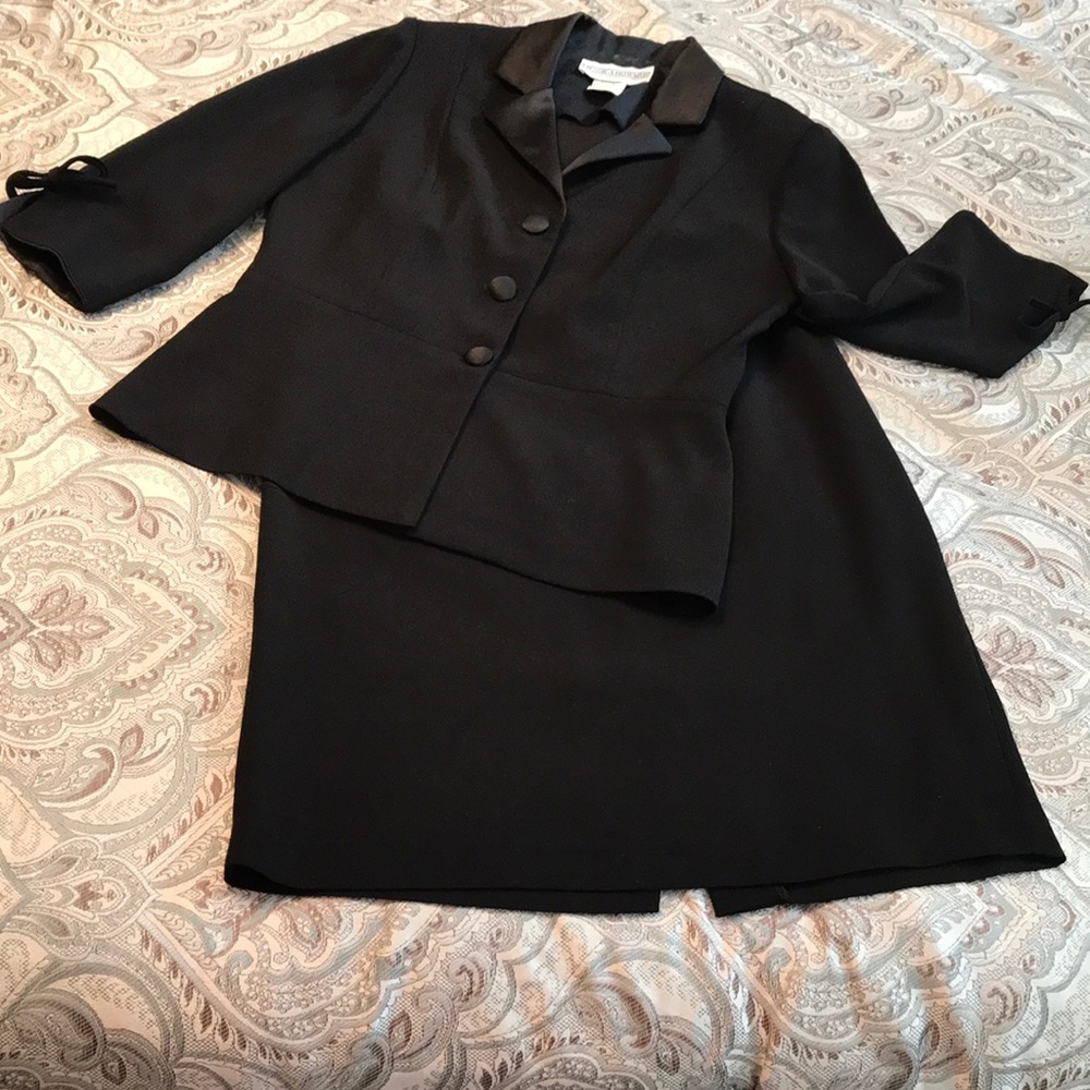Jessica Howard Black “Tuxedo” Suit Sz 8